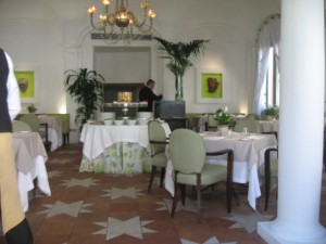 Inside De Russie restaurant